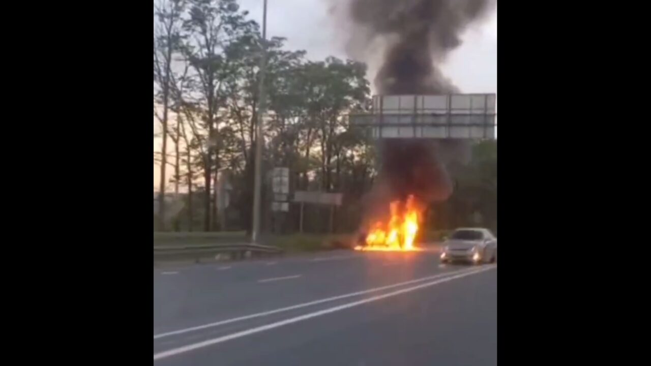 Двух мужчин нашли мёртвыми в машине в деревне Юкки — Мегаполис